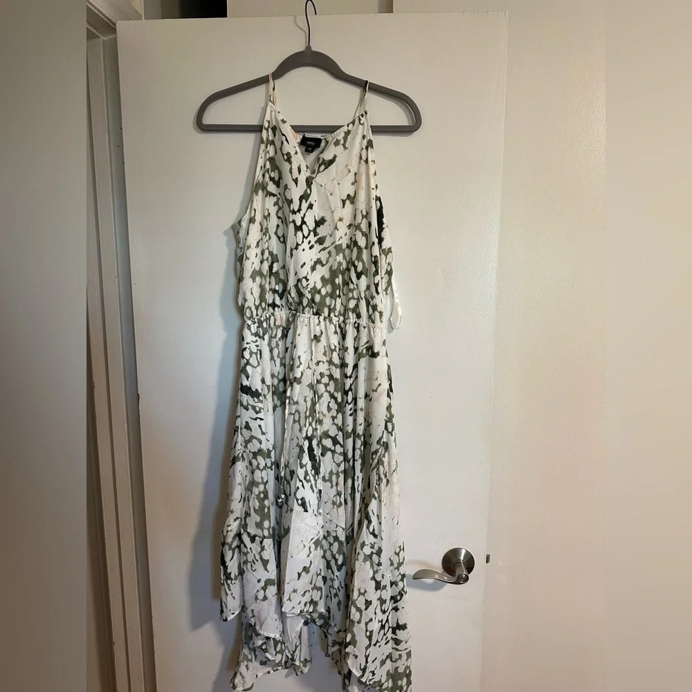 Medium Green and White MIDI Haltar Top Dress